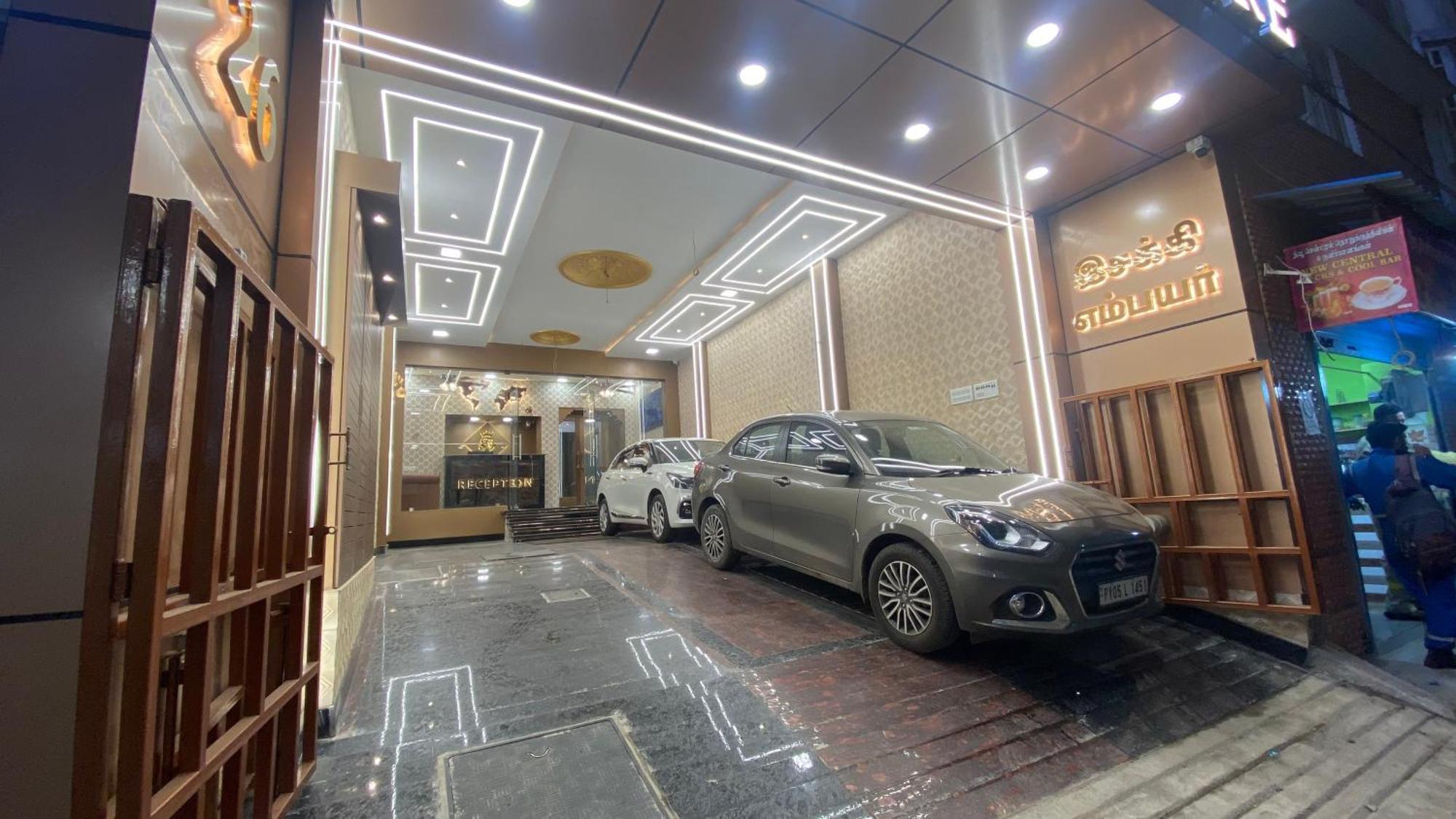 Esakki Empire Hotel Chennai Exterior foto