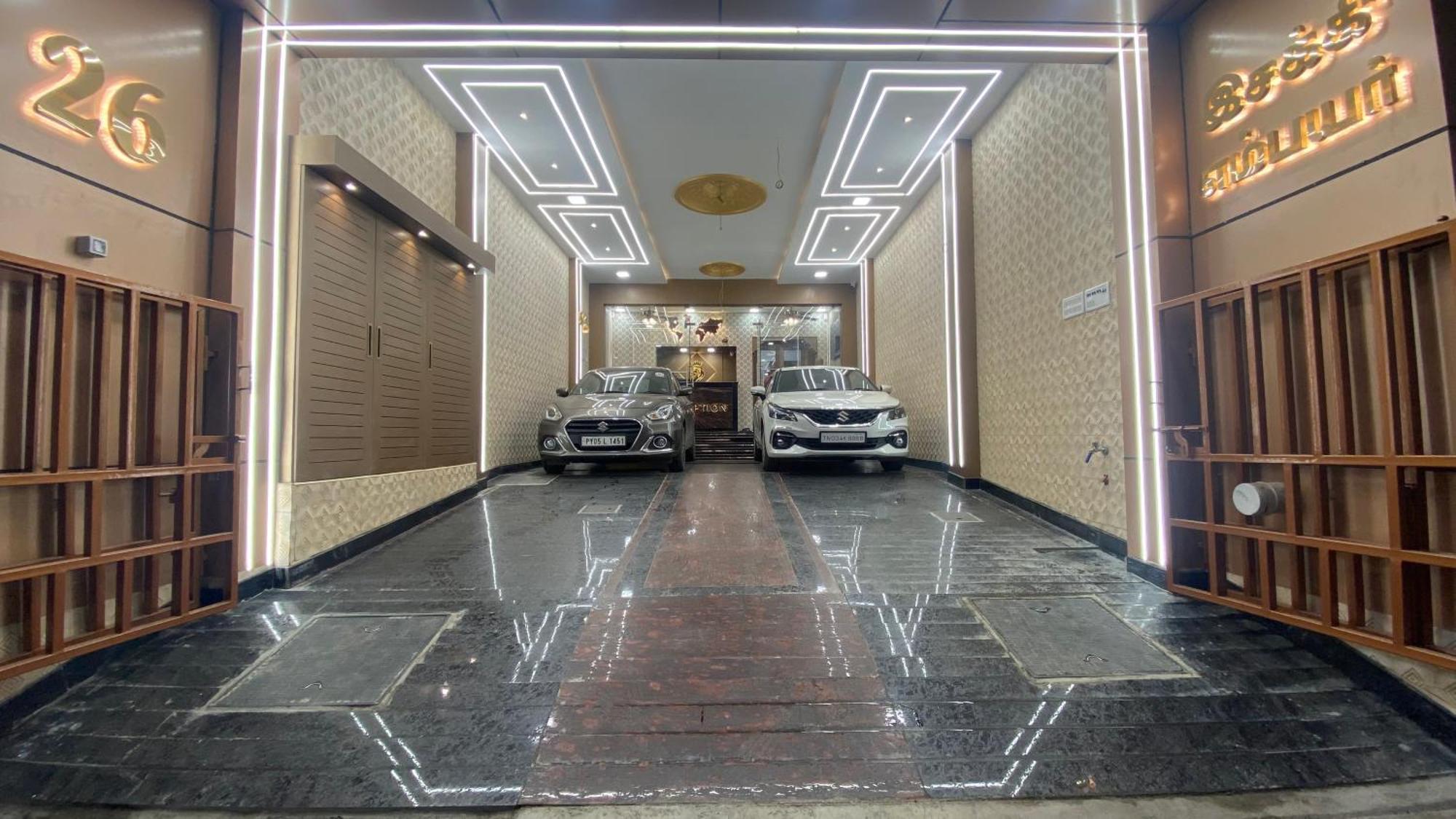 Esakki Empire Hotel Chennai Exterior foto