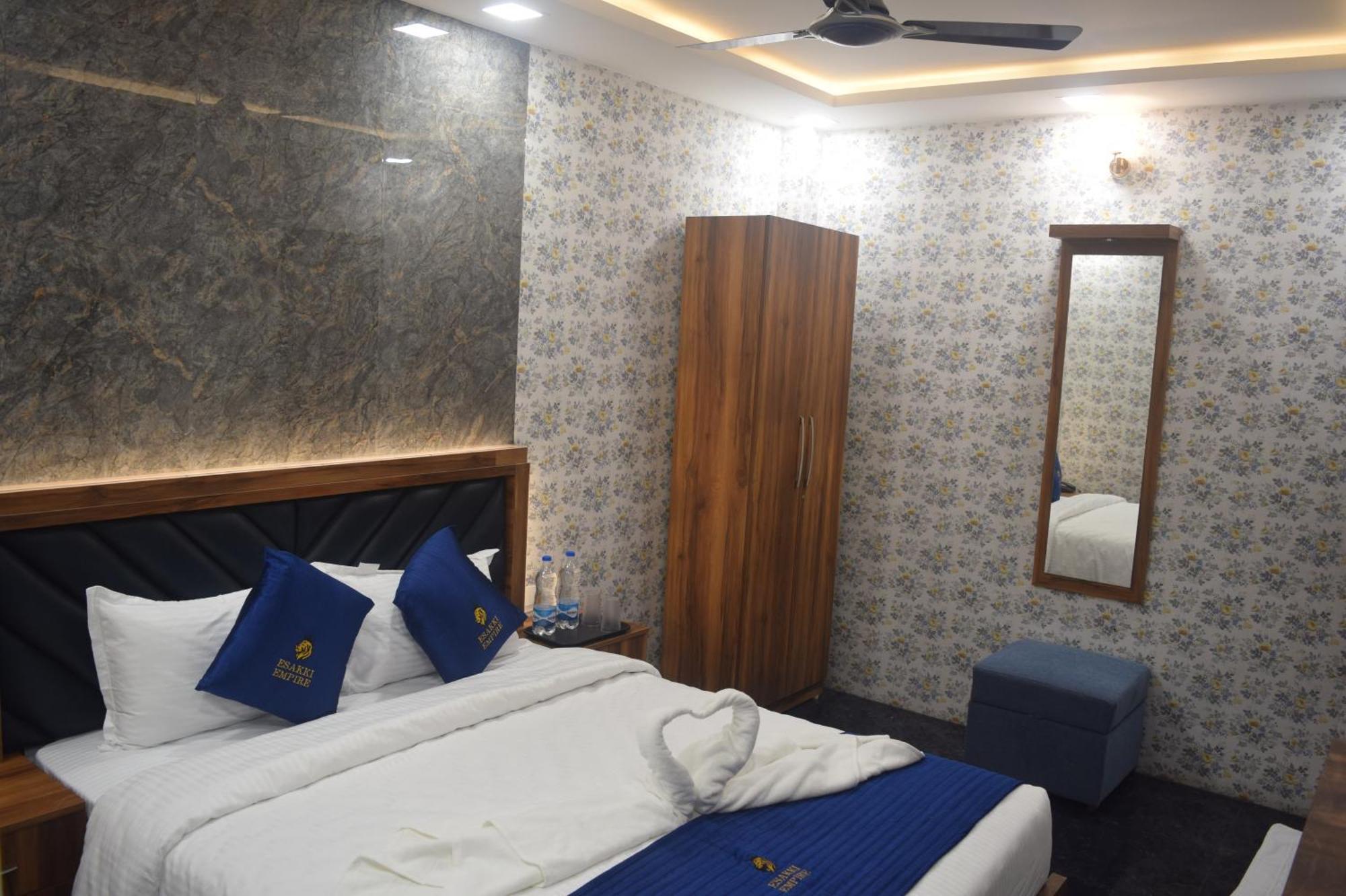Esakki Empire Hotel Chennai Exterior foto